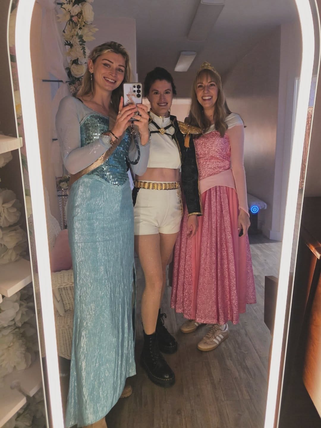 Post 1 by Eliza King on Instagram (image)