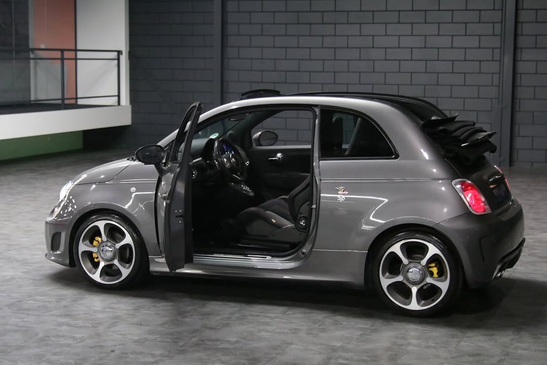 Post 4 by Bömer & VanOch Cars on Instagram (carousel)