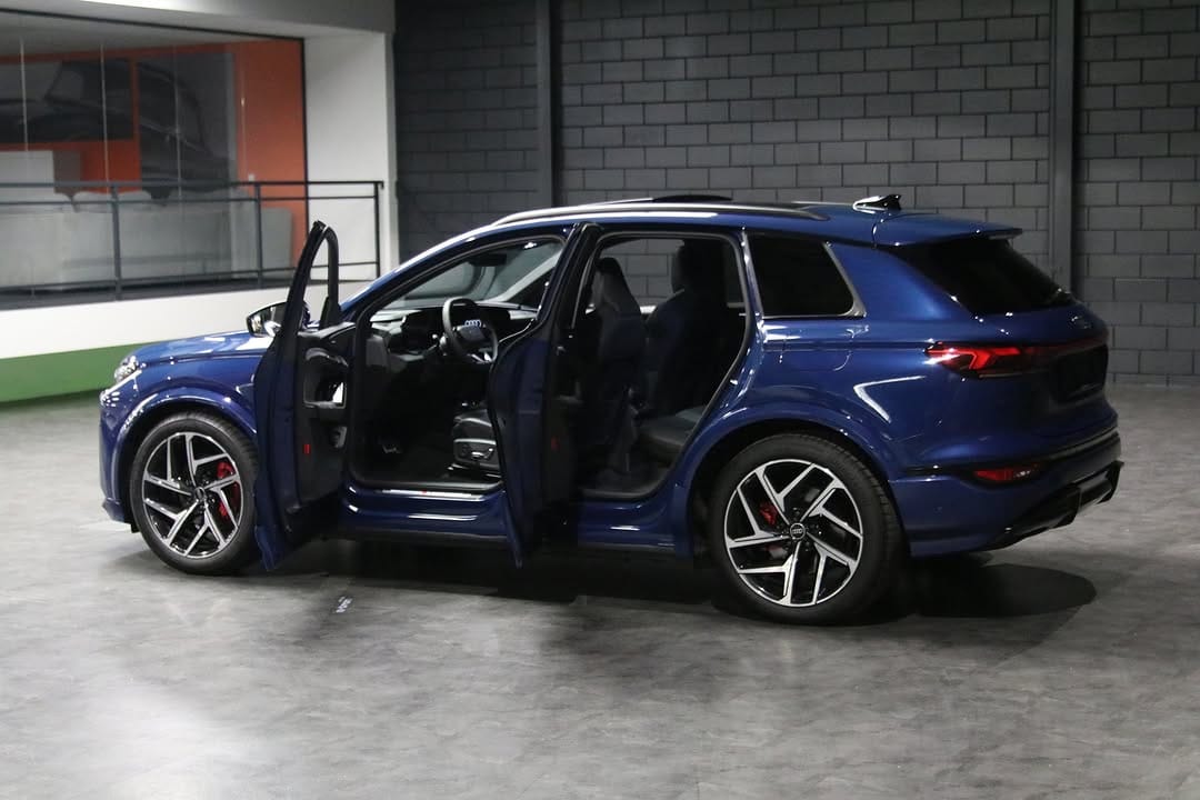 Post 5 by Bömer & VanOch Cars on Instagram (carousel)