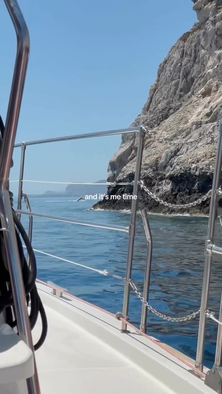 Post 8 by Sophie on Instagram (video)
