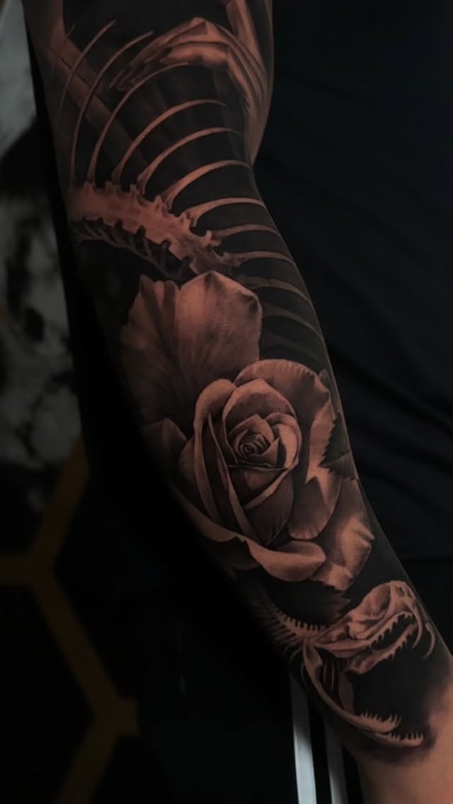 Post 4 by ENRIK | TORONTO TATTOO ARTIST on Instagram (video)