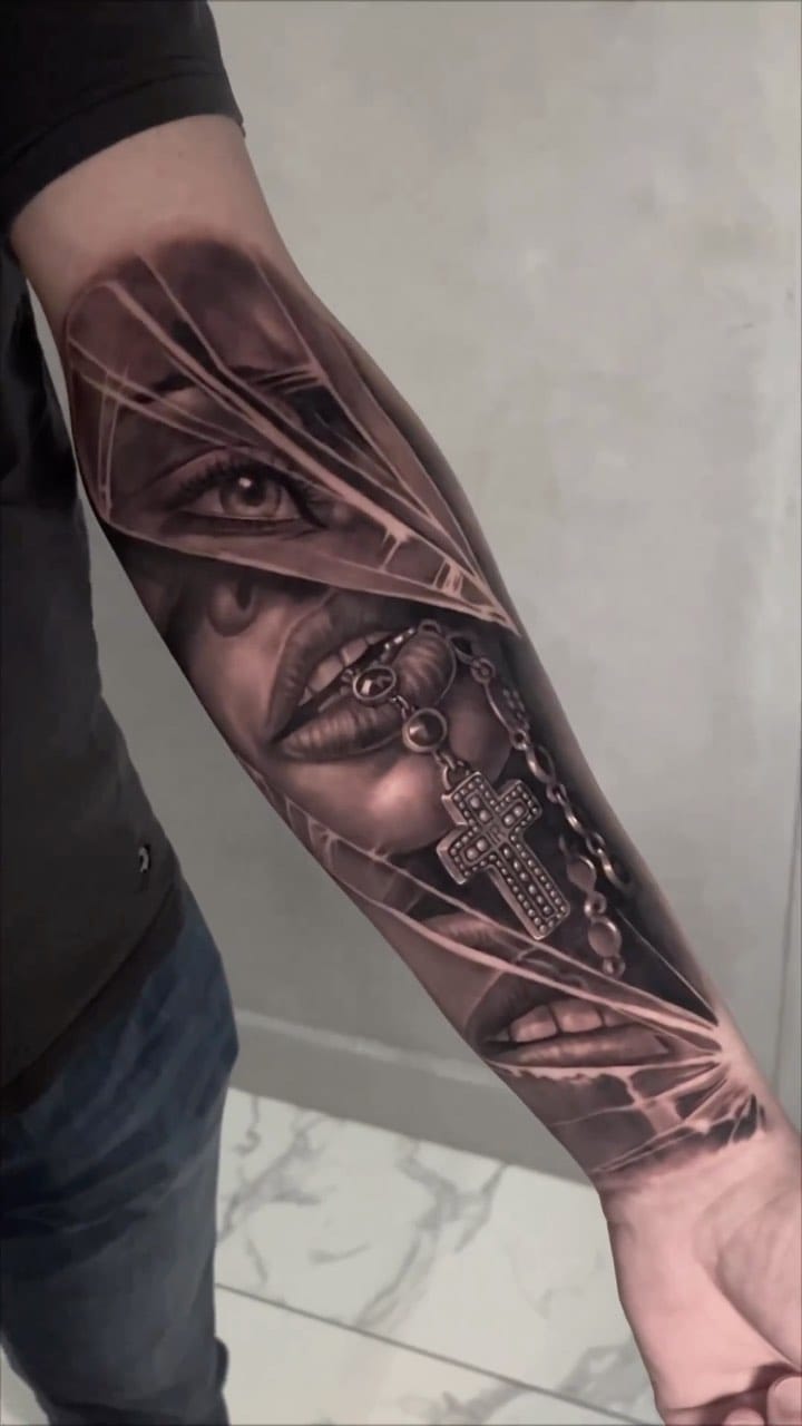 Post 10 by ENRIK | TORONTO TATTOO ARTIST on Instagram (video)