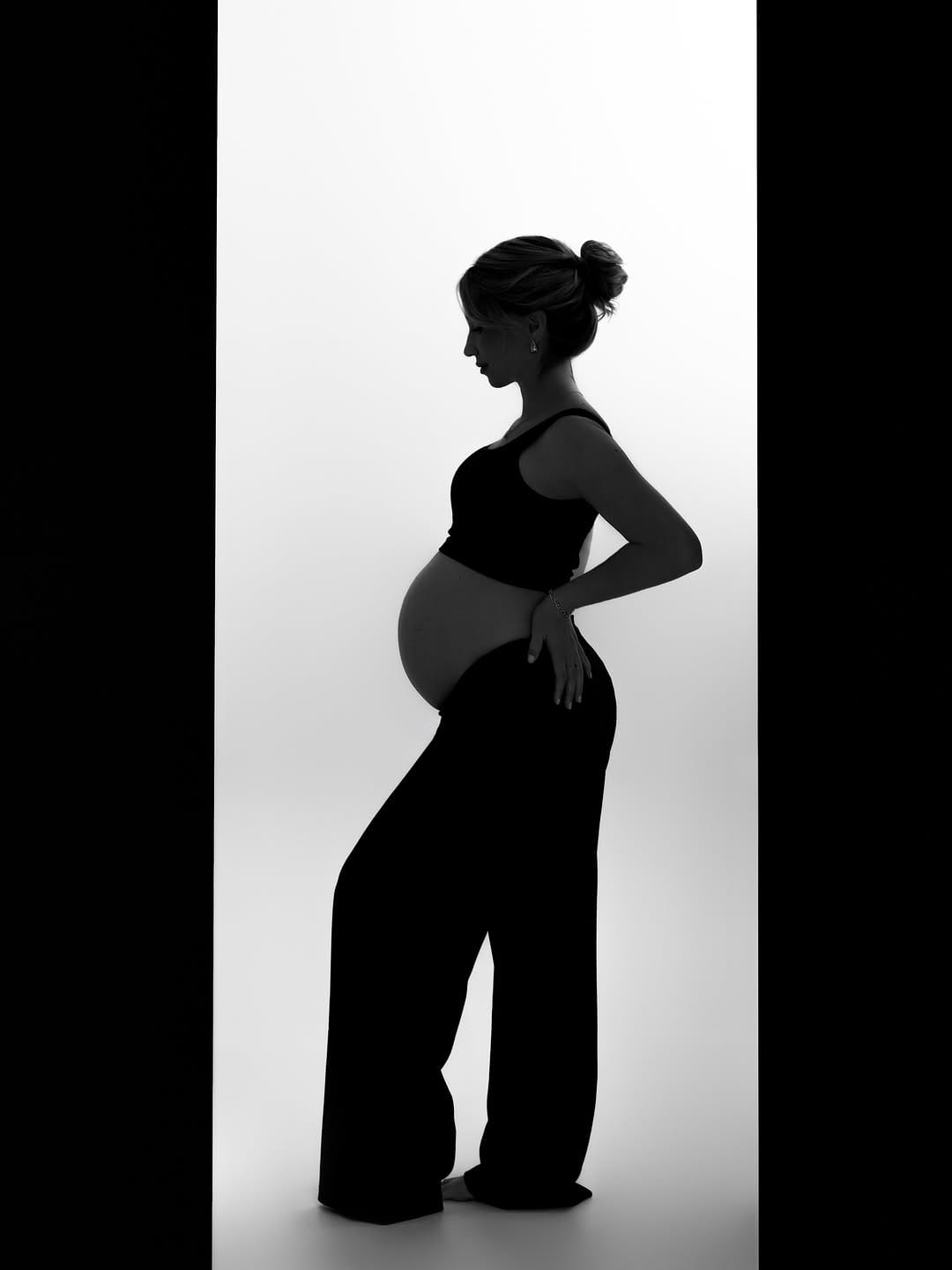 Post 8 by Babybauch Shooting Hamburg | Fotograf Elena Riehl on Instagram (carousel)