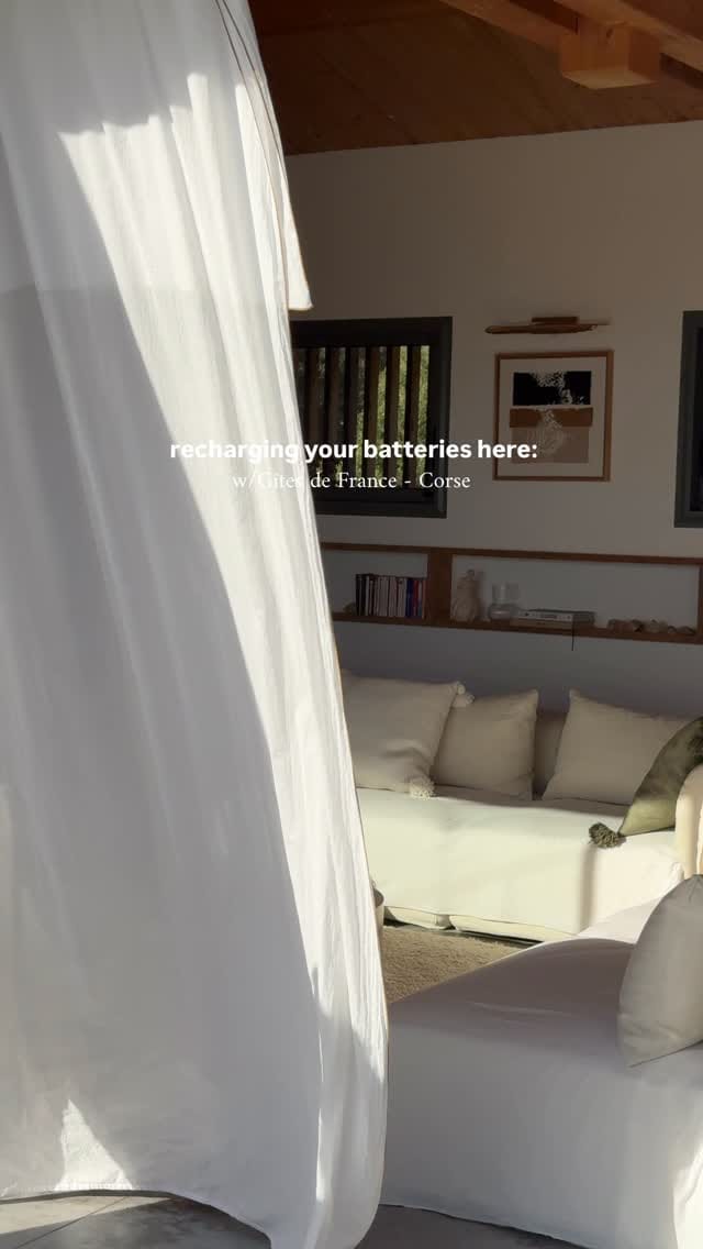 Post 2 by Larissa on Instagram (video)