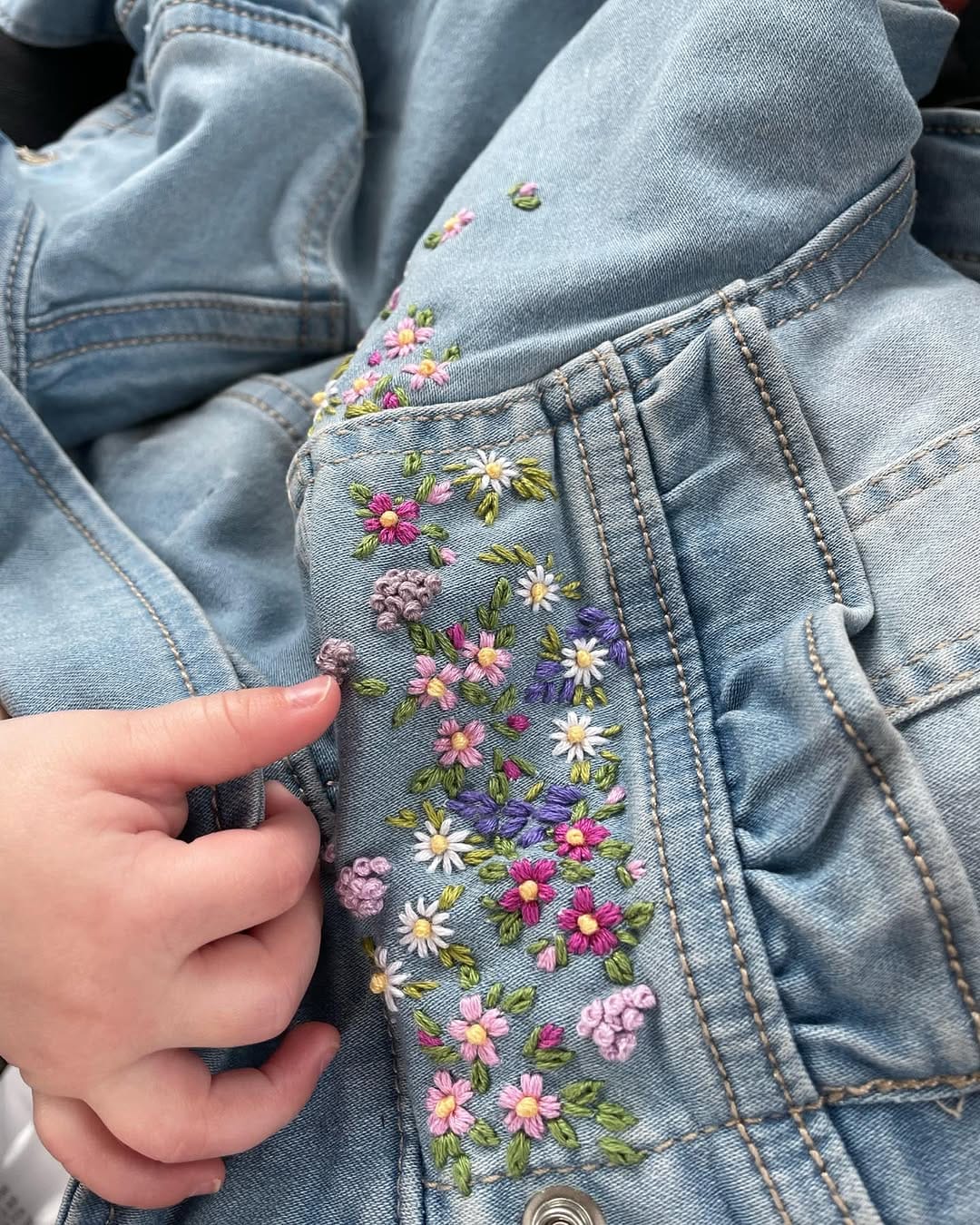 Post 2 by Elizabeth Slater on Instagram (image)