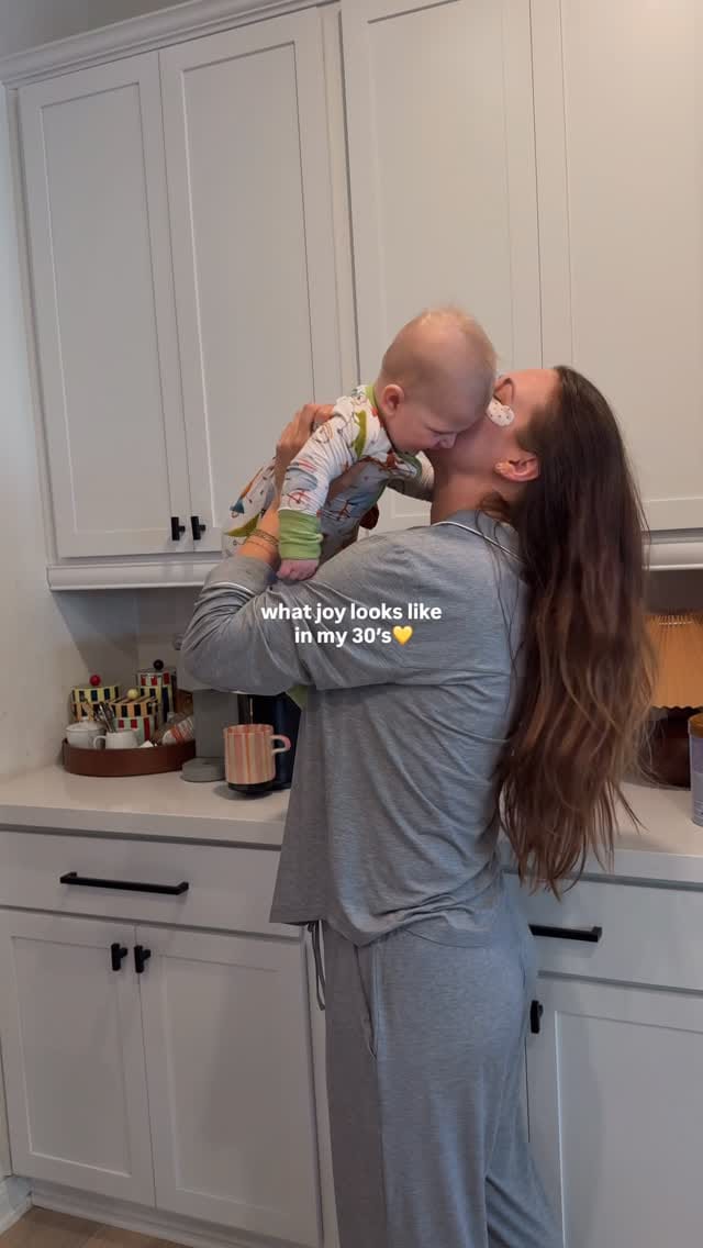 Post 2 by Olivia Ivey-Davis - Skinny Hangover on Instagram (video)