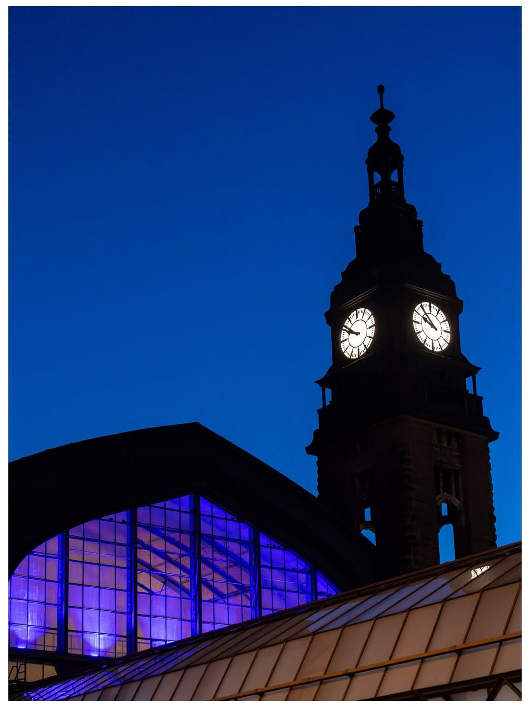 Post 9 by Caroline Bleicken | Fine Art & Urban Photographer on Instagram (carousel)