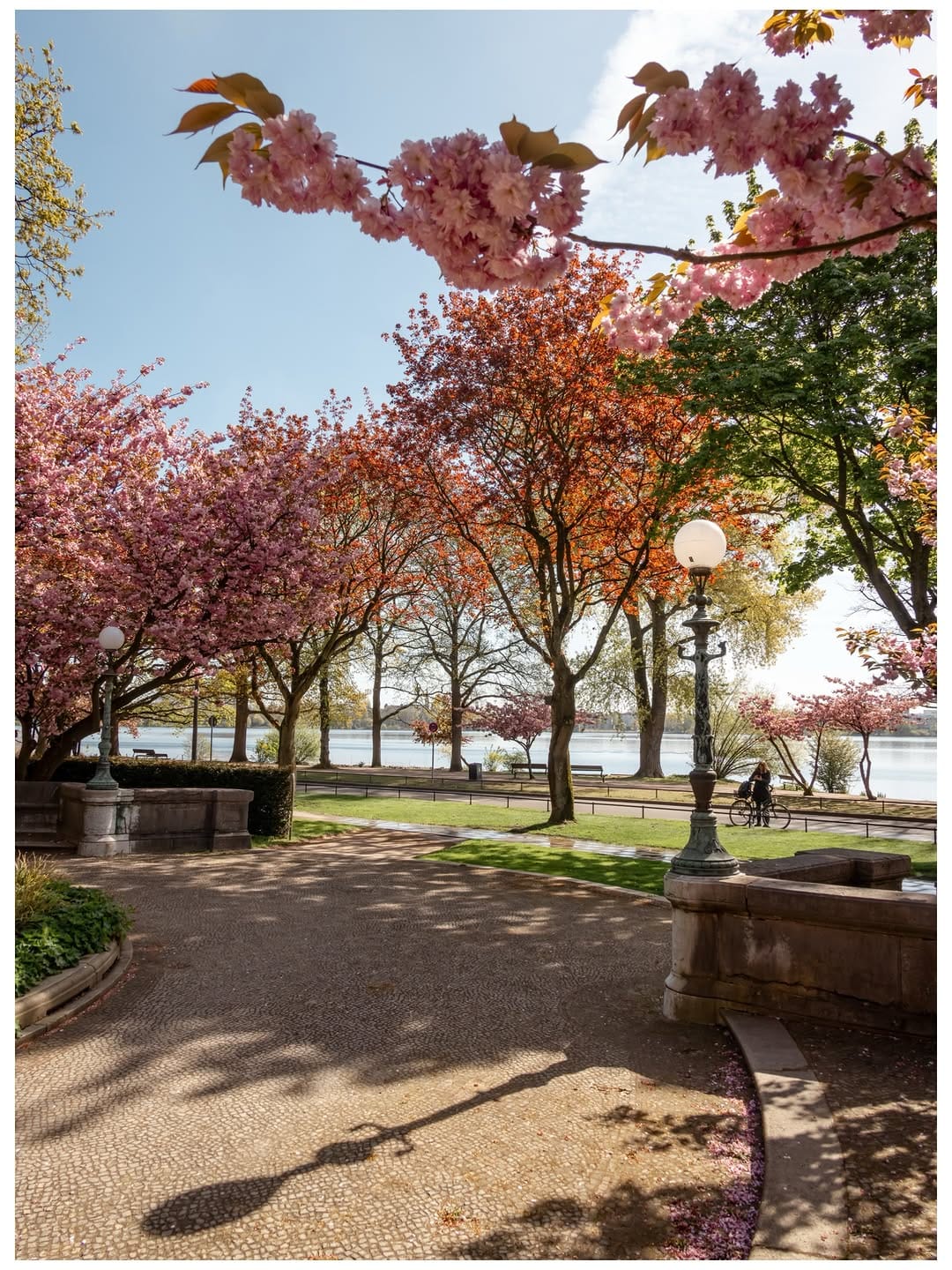 Post 6 by Caroline Bleicken | Fine Art & Urban Photographer on Instagram (carousel)