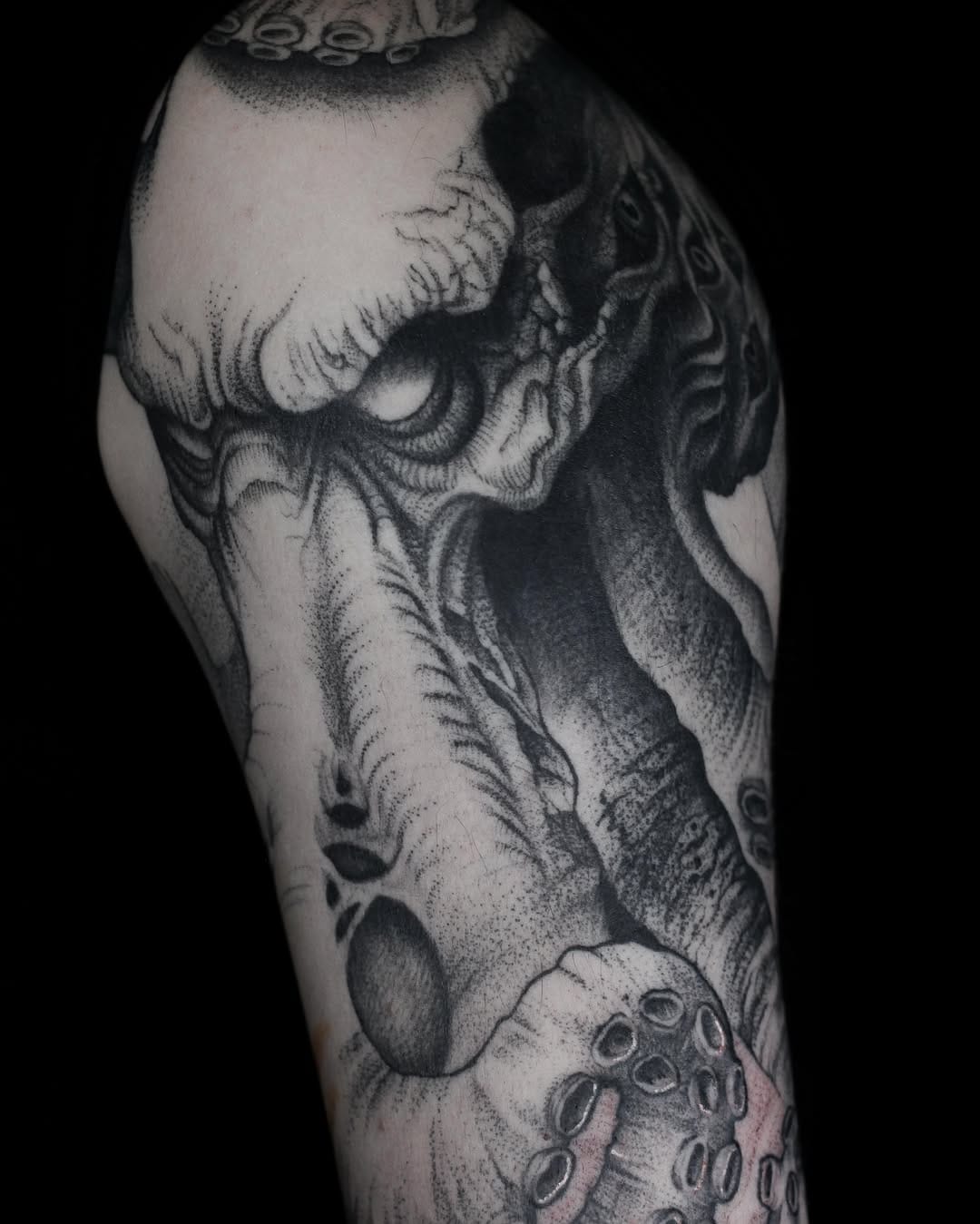 Post 1 by @nils.tattooer on Instagram (carousel)