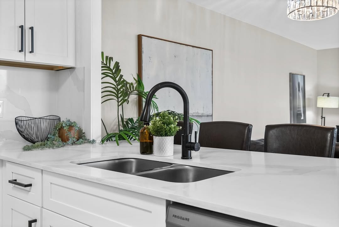 Post 4 by Cynthia Ostos | Real Estate on Instagram (carousel)