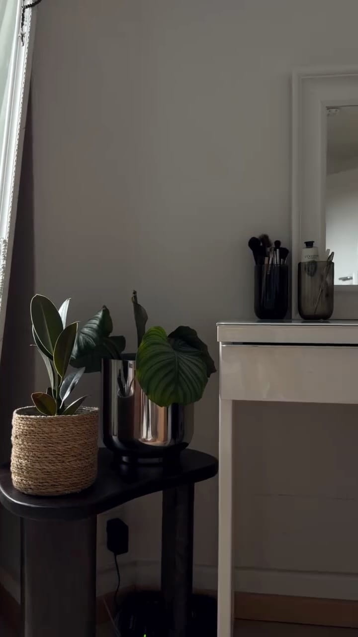Post 5 by Lisa-Mercedes | Mid-Century Modern Interior on Instagram (video)