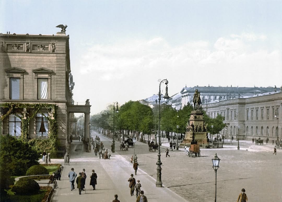 Post 5 by History of Berlin on Instagram (image)