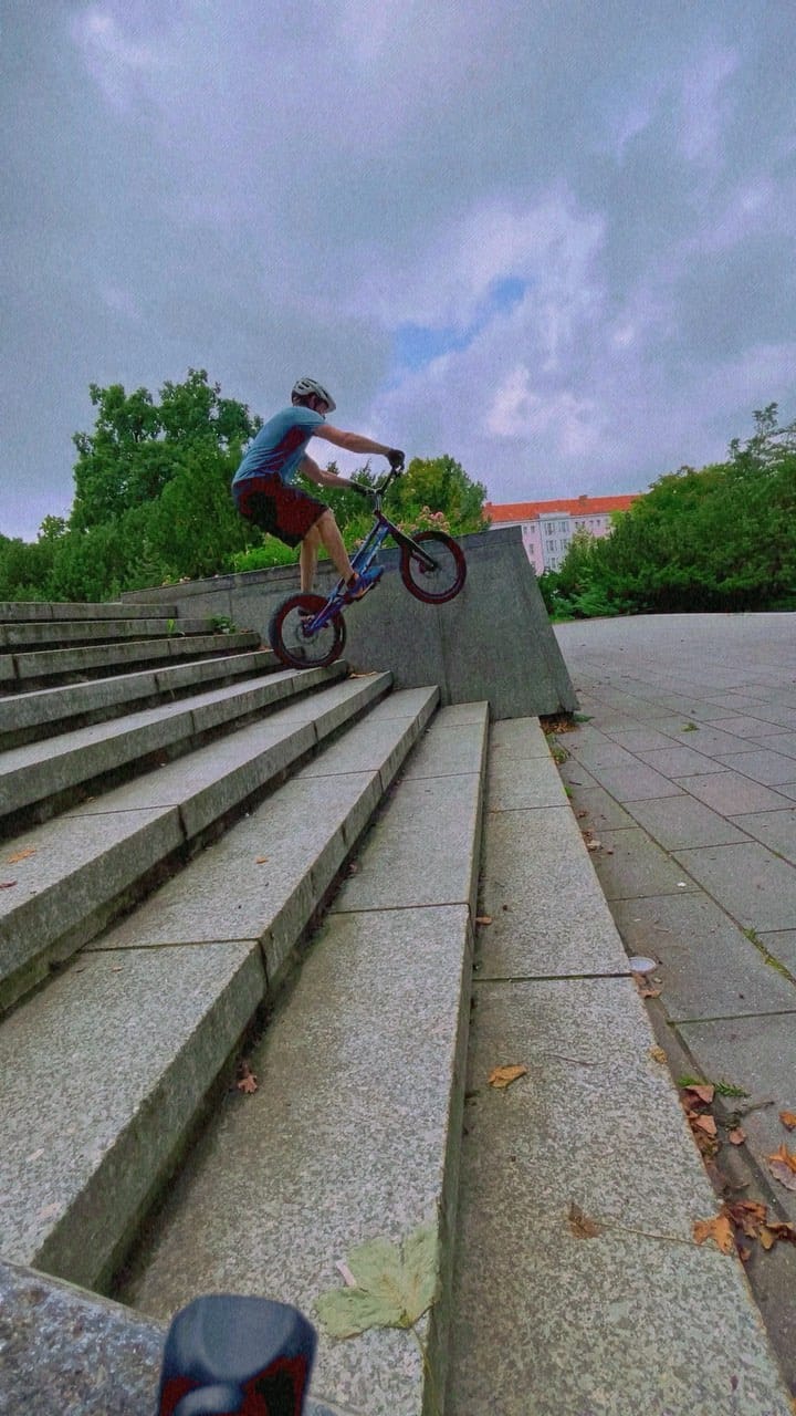 Post 2 by Felix Hu on Instagram (video)