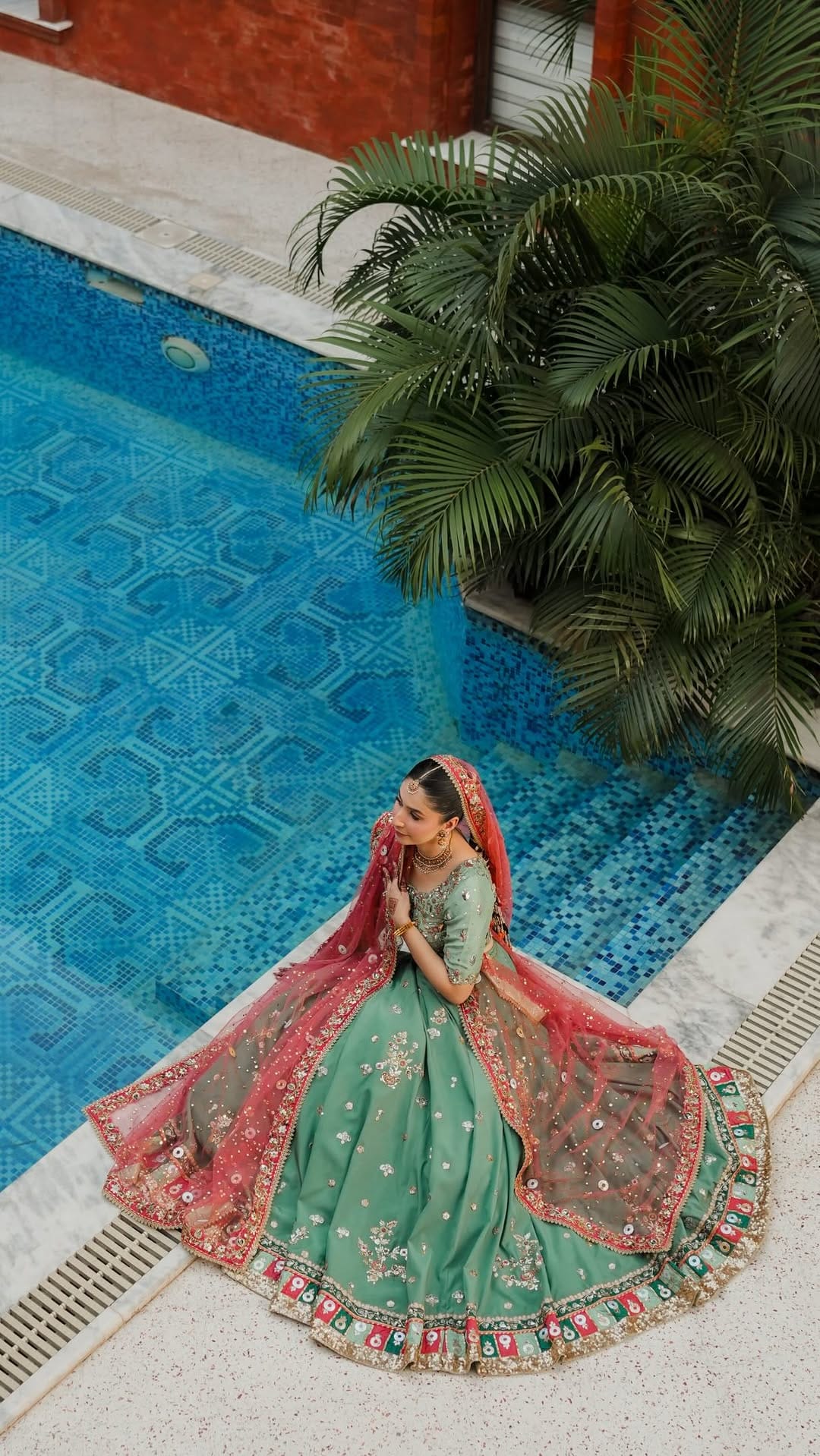 Post 5 by Rimsha Nasir on Instagram (video)