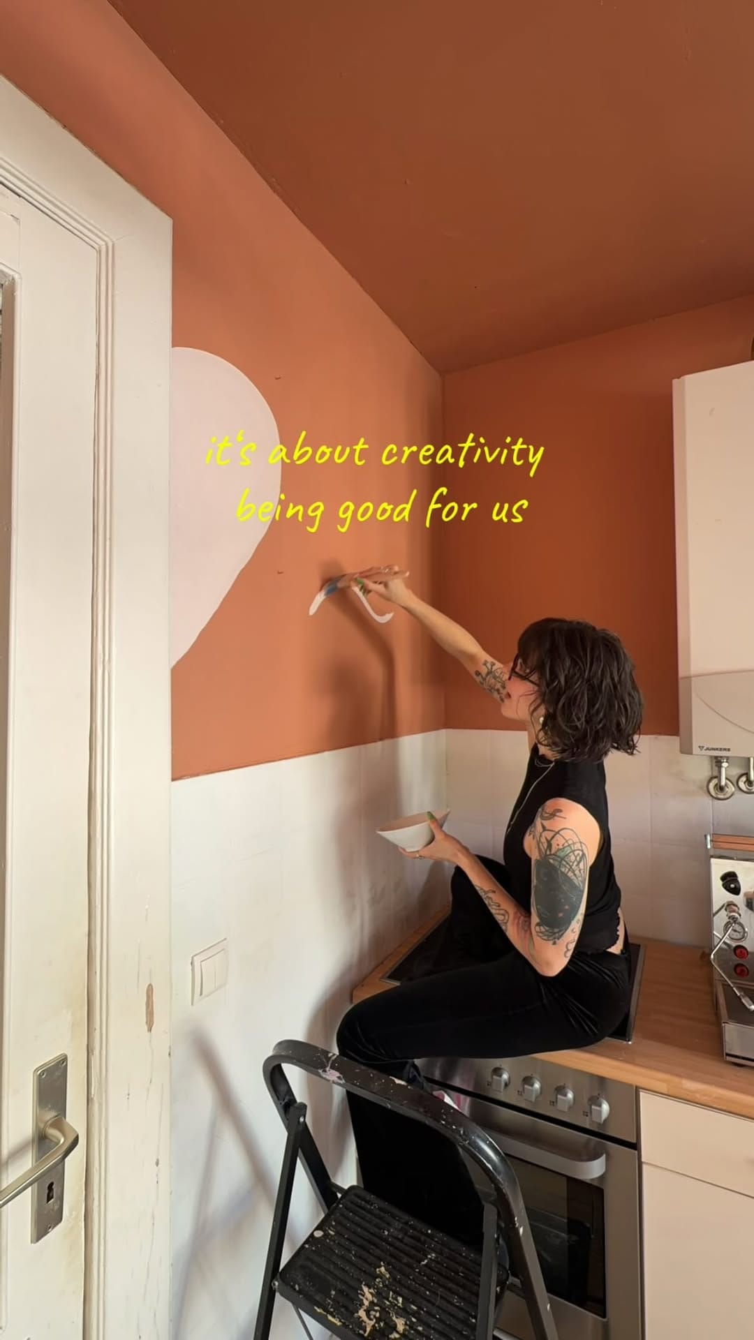 Post 5 by Thara (Katharina Engeroff) on Instagram (video)