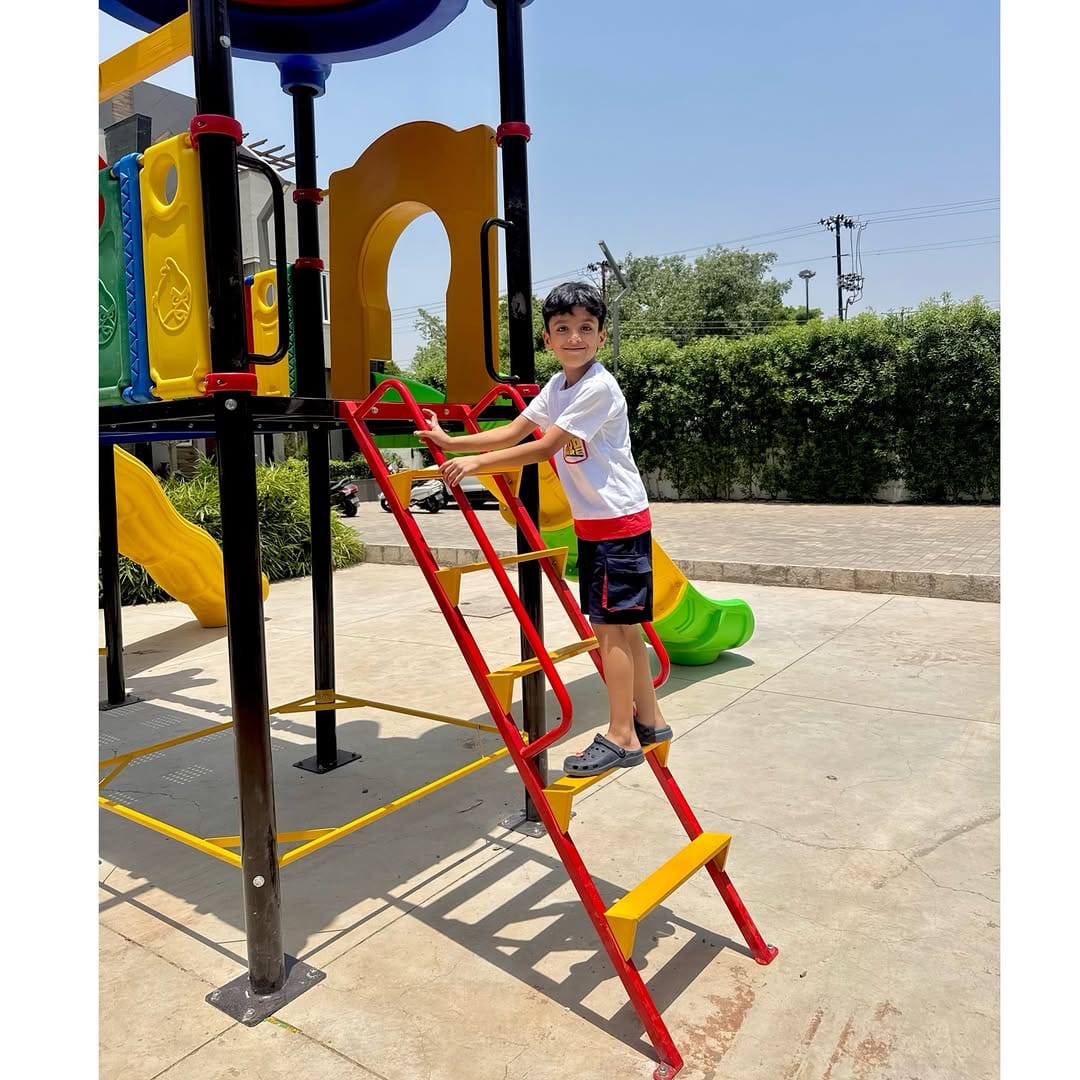 Post 3 by Tanya Agarwal || Influencer on Instagram (carousel)