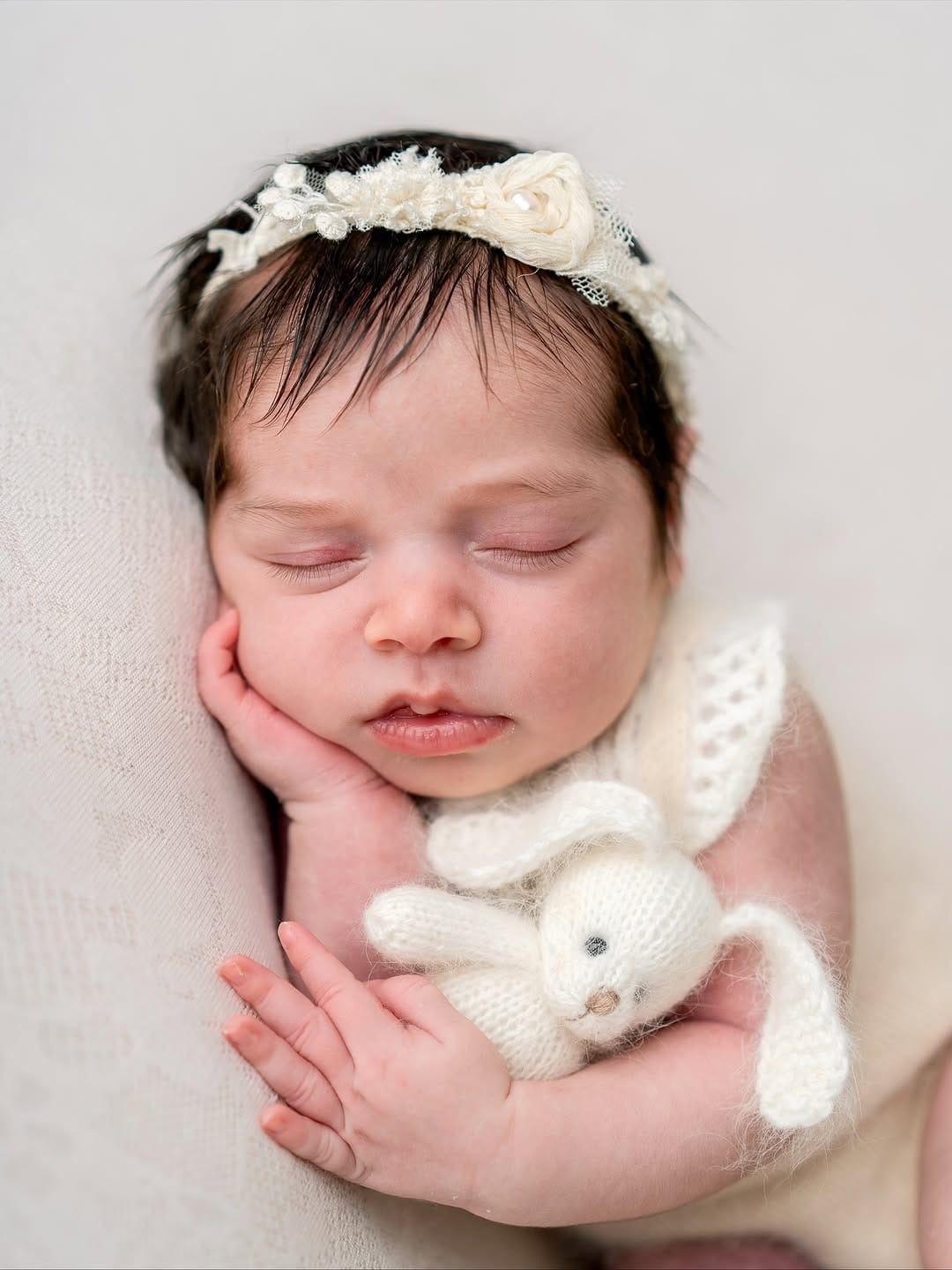 Post 5 by Elena Happel Fotograf, Neugeborenen, Familien,Schwangeeschaft on Instagram (carousel)