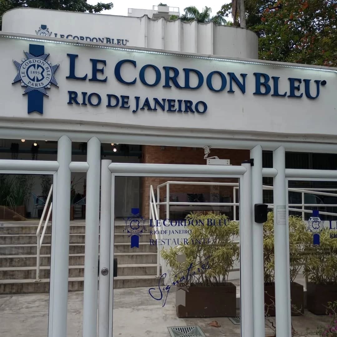 Post 7 by Michel Coutinho on Instagram (carousel)