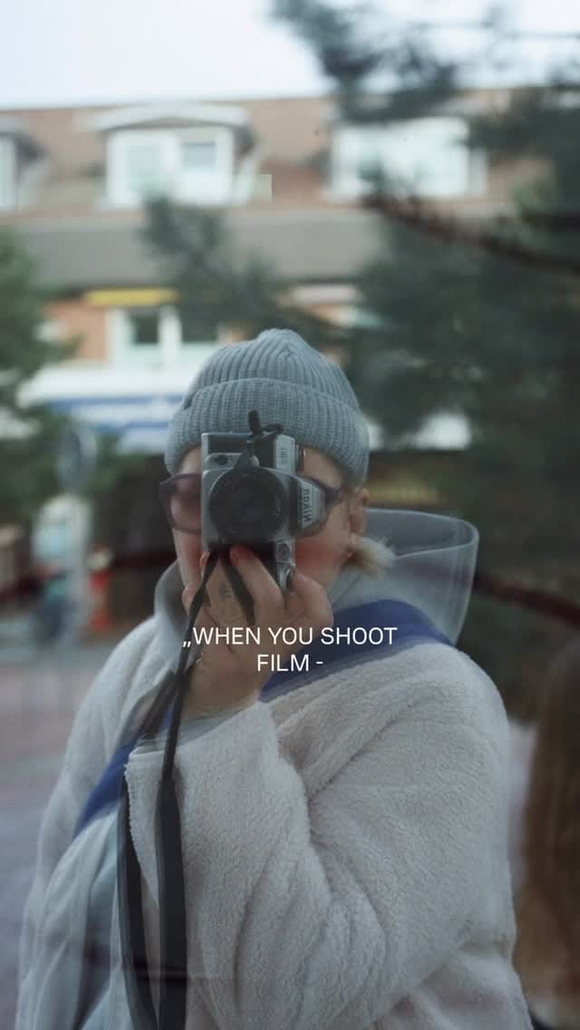 Post 2 by nina riehl | fotografin motherhood & female stories | hamburg on Instagram (video)
