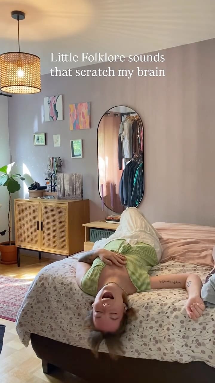 Post 4 by Nora on Instagram (video)