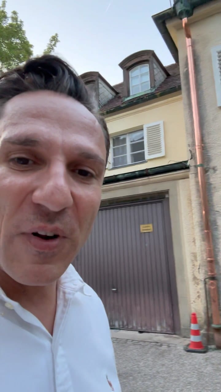 Post 6 by Dr. Med. Omar Qattawi on Instagram (video)