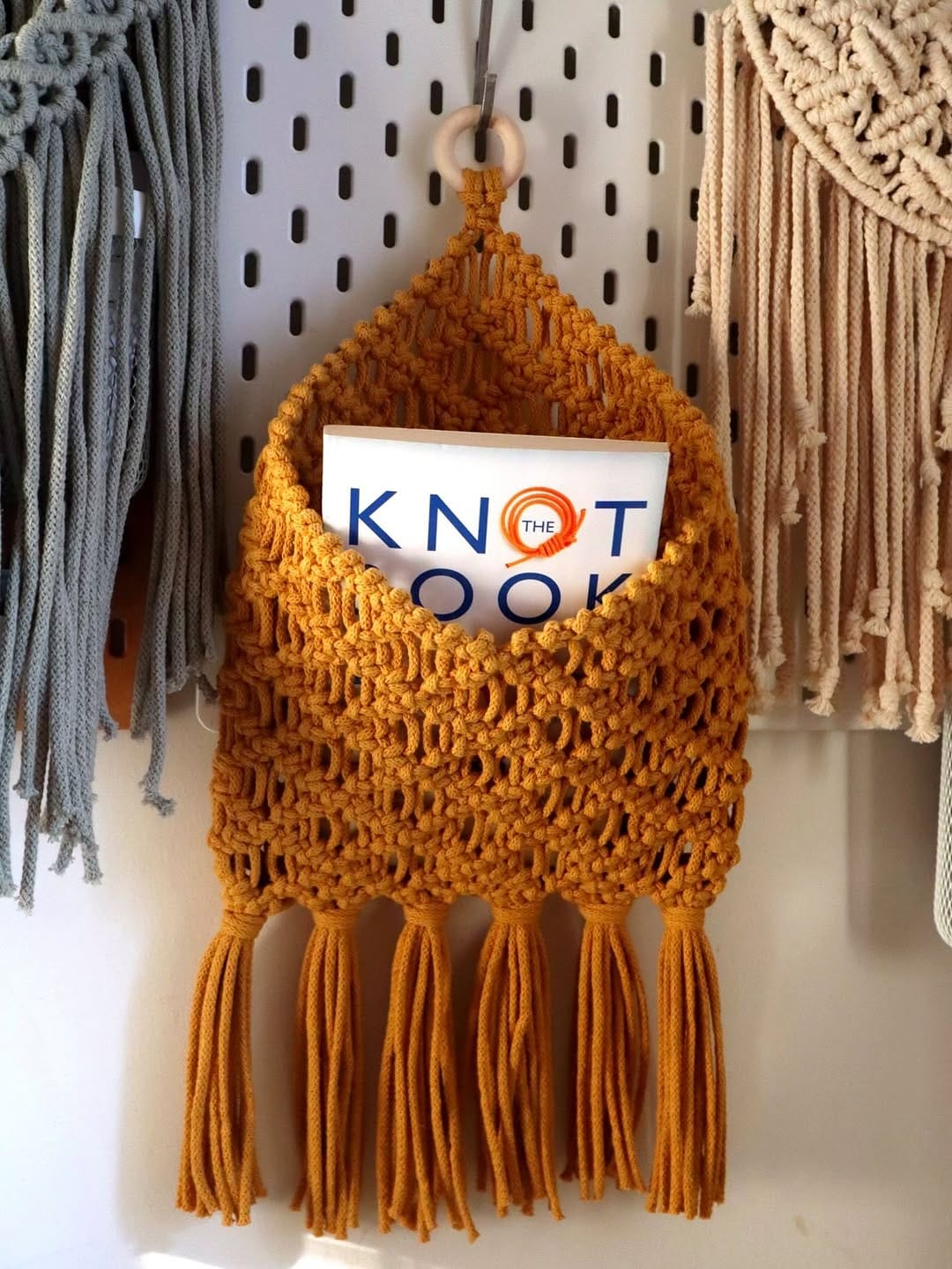 Post 6 by GreysMade - Macramé Patterns & Tutorials on Instagram (carousel)