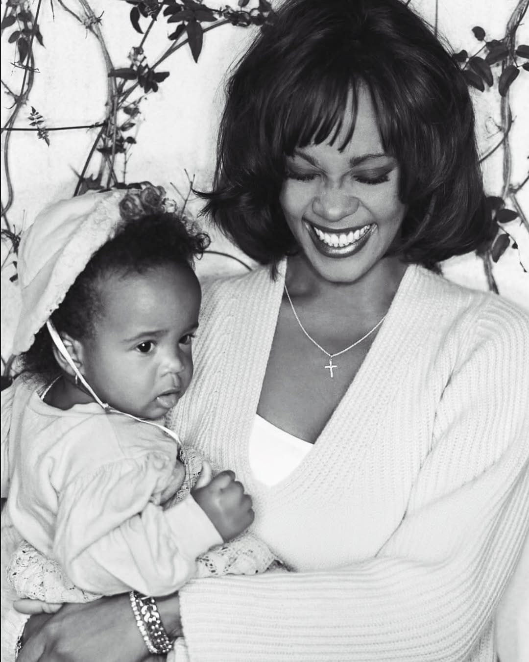 Post 8 by Whitney Houston Fanpage💜 on Instagram (carousel)