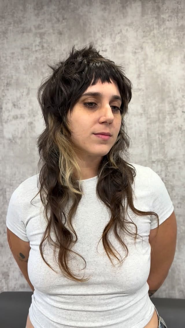 Post 4 by Roberto Davila on Instagram (video)
