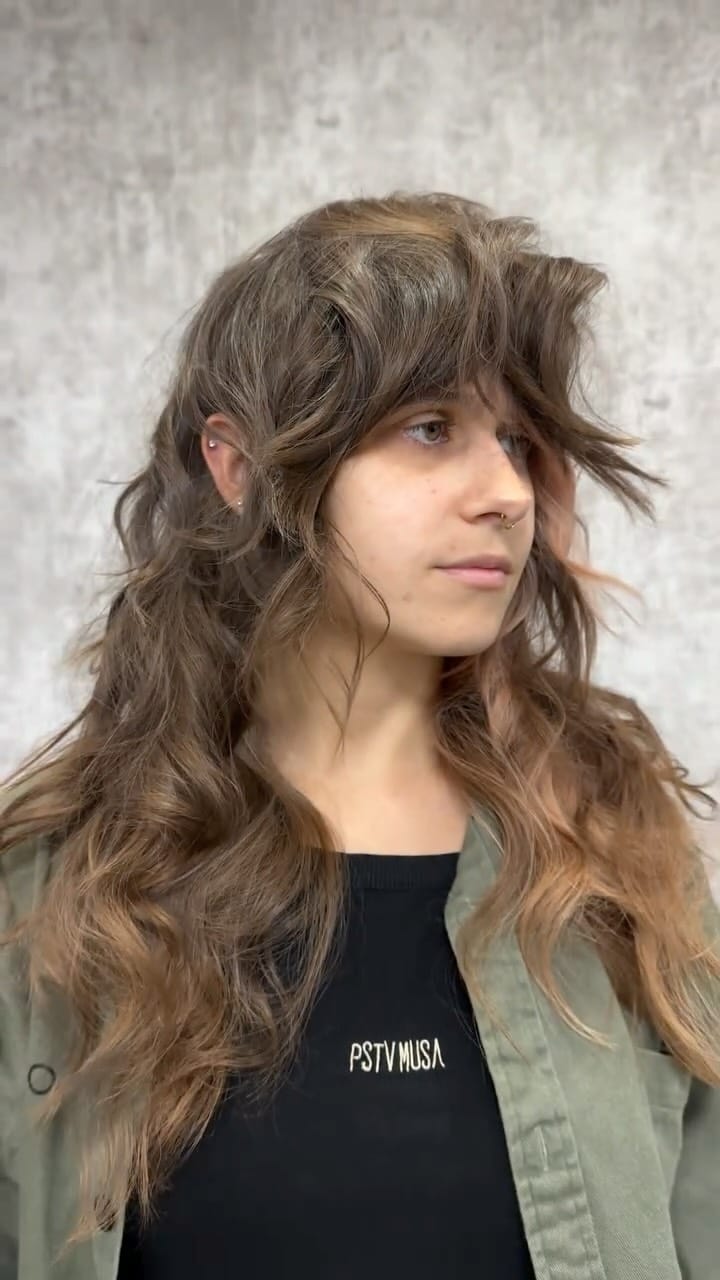 Post 6 by Roberto Davila on Instagram (video)