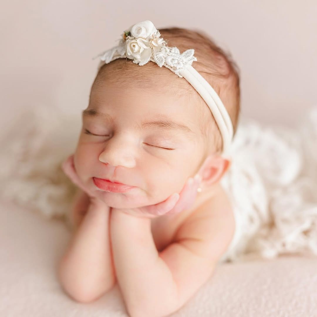 Post 6 by Julia Becker | Fotografia Newborn e Família on Instagram (carousel)