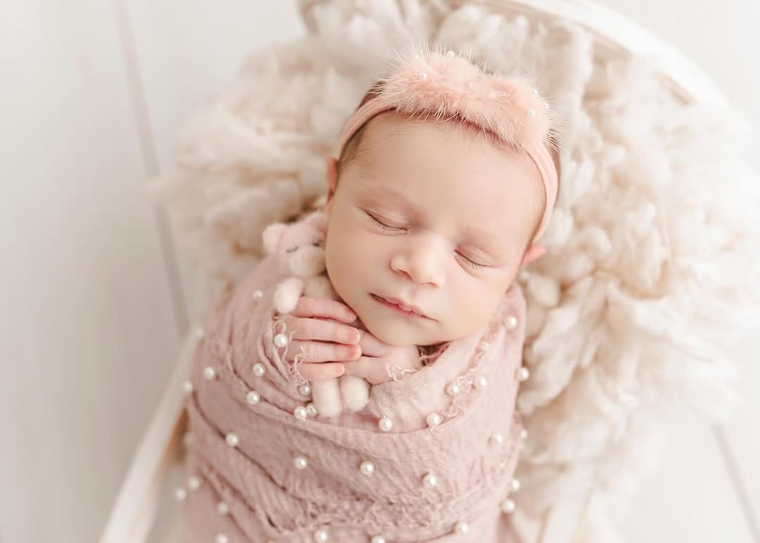 Post 7 by Julia Becker | Fotografia Newborn e Família on Instagram (carousel)