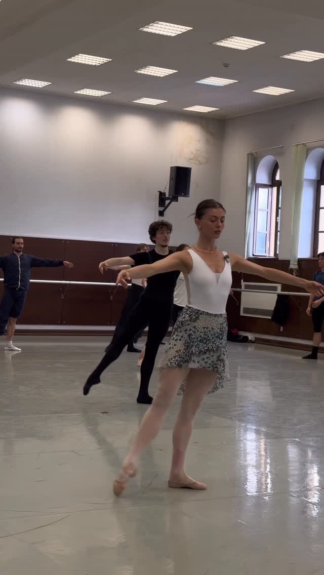 Post 3 by MELOR ZHORZH on Instagram (video)