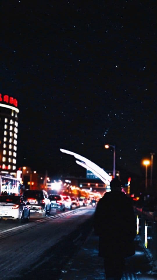 Post 9 by Sebastian Hyde on Instagram (video)