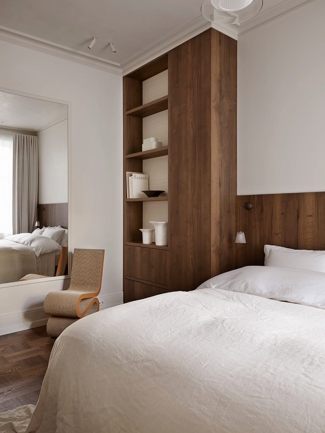 Post 5 by L’appartement on Instagram (carousel)