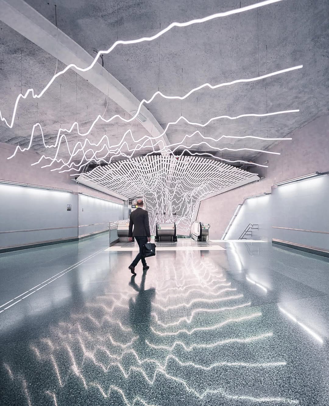 Post 10 by Dimitri on Instagram (image)