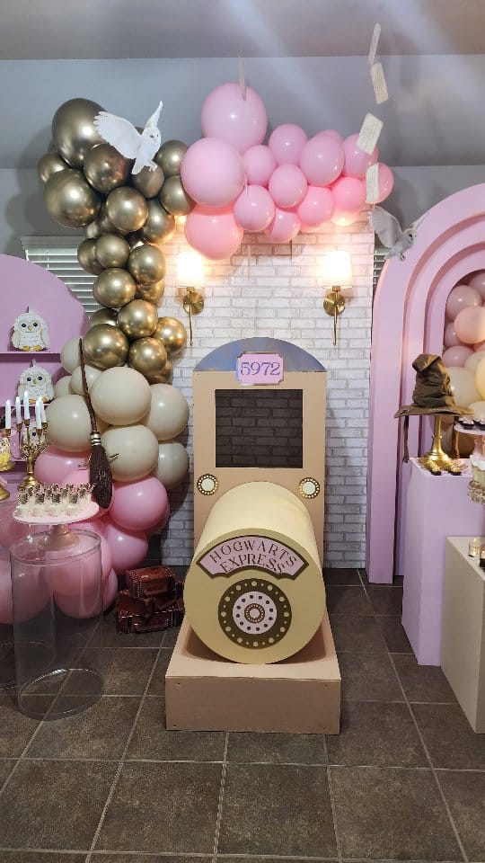 Post 2 by Equilibrio Party • Piñatas • Decoraciones on Instagram (video)