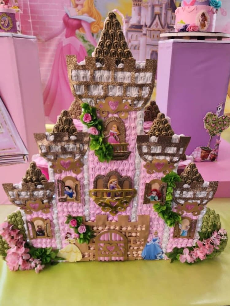 Post 7 by Equilibrio Party • Piñatas • Decoraciones on Instagram (carousel)