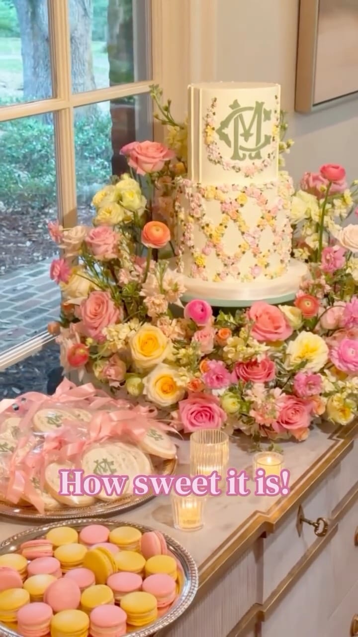 Post 9 by ANGELA MARIE Events & Florals on Instagram (video)