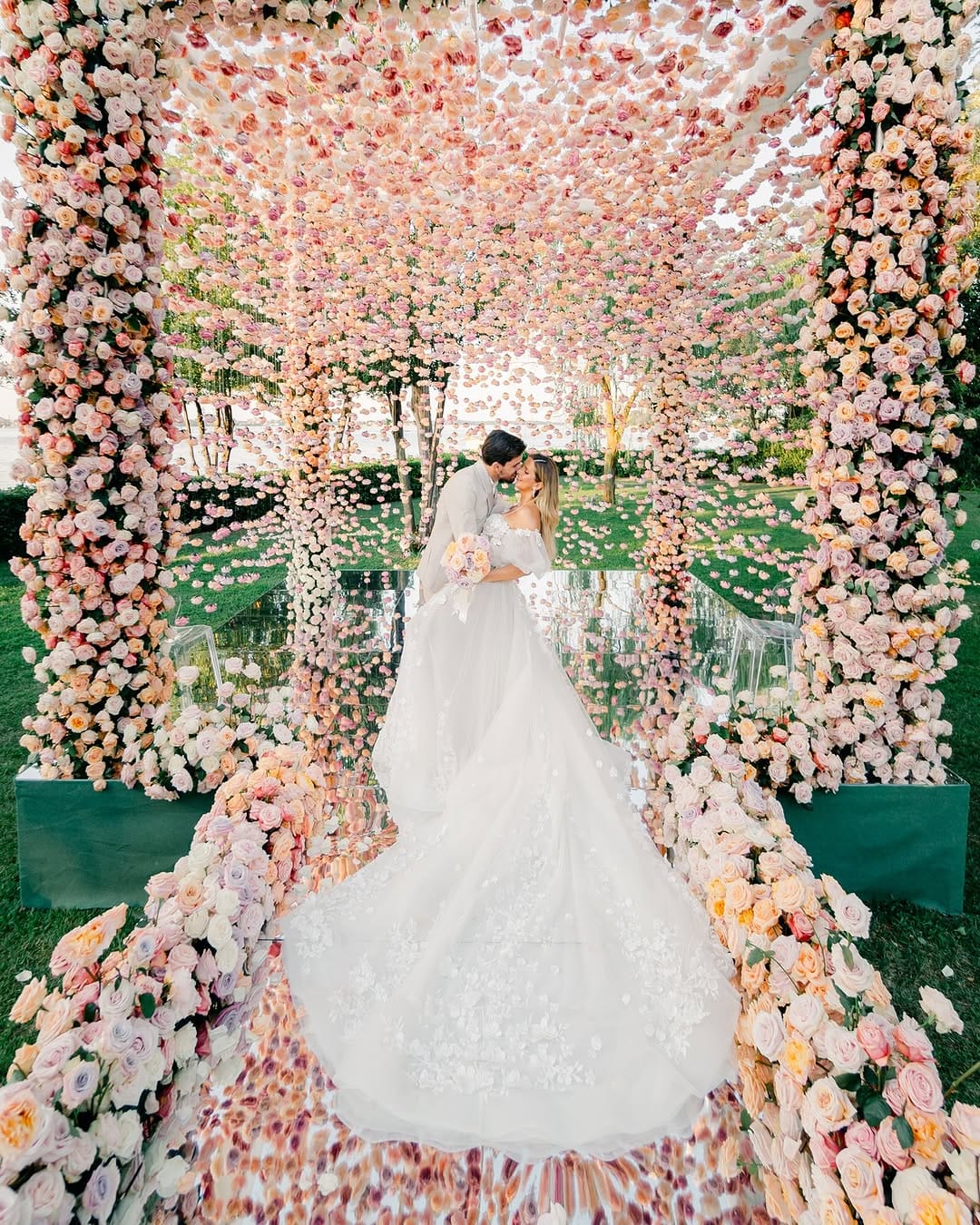 Post 10 by La Marée by Marisa Rodrigues | Destination Wedding✨ on Instagram (carousel)