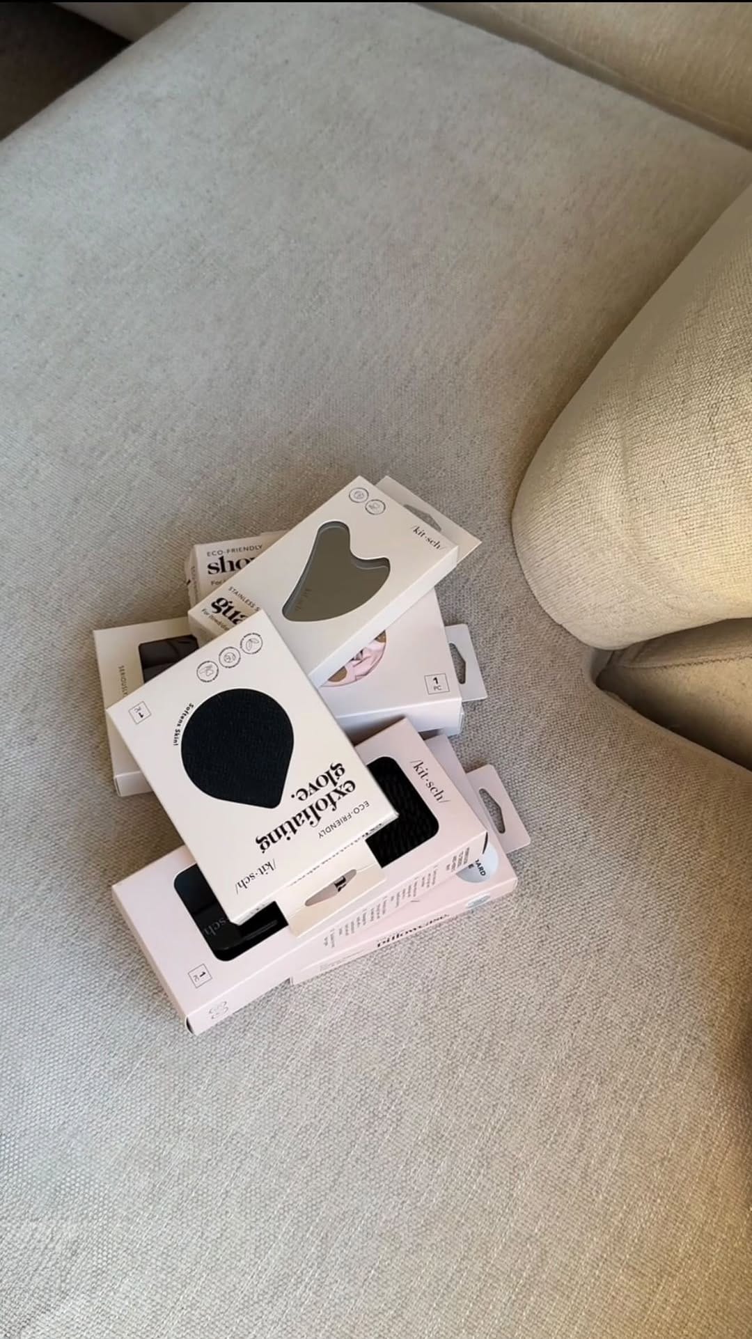 Post 6 by Oumou on Instagram (video)