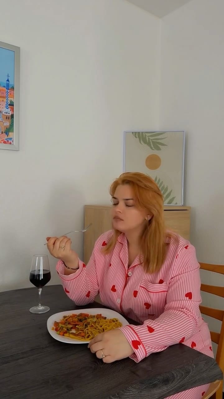 Post 2 by Lida grabocka on Instagram (video)