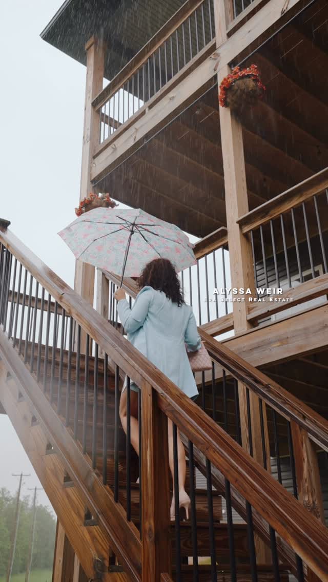 Post 2 by Alyssa Brooke Glanzer (Weir) | Realtor on Instagram (video)