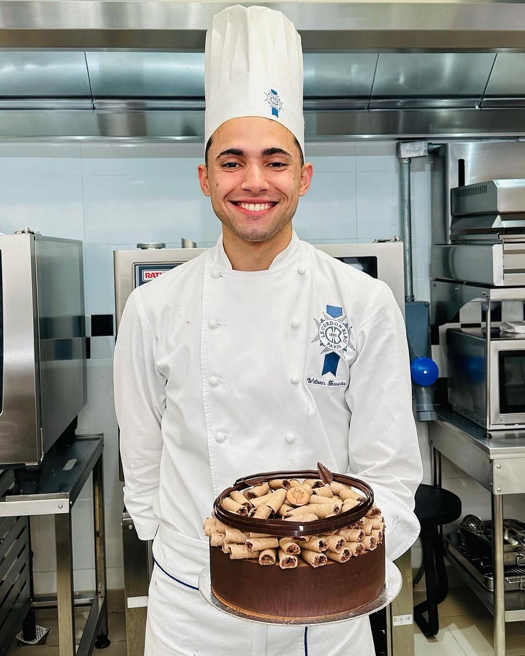 Post 10 by Wilson Fernandes | Pastry Chef on Instagram (carousel)