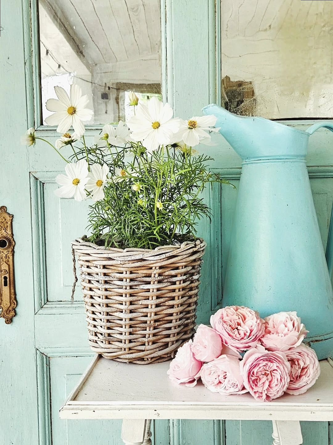 Post 1 by Brocante-Charmante on Instagram (image)