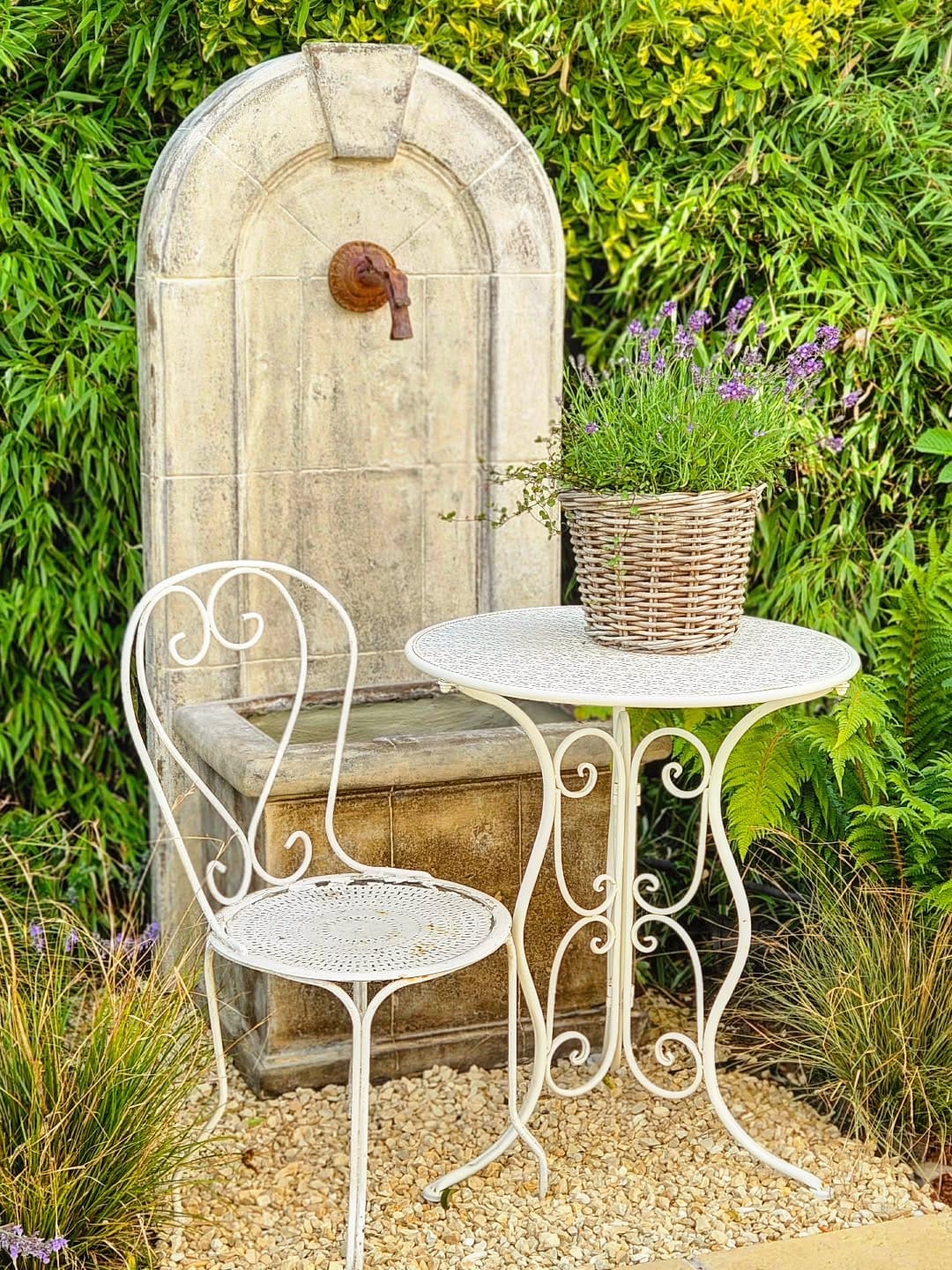 Post 2 by Brocante-Charmante on Instagram (image)