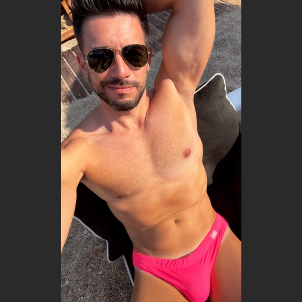 Post 9 by Leo Lemos on Instagram (carousel)