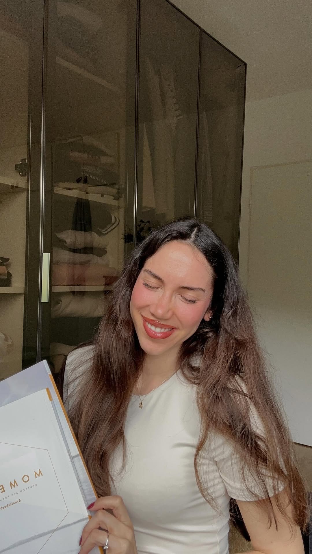 Post 8 by Ilya Sarı on Instagram (video)