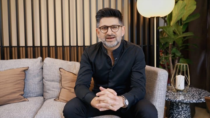 Post 10 by Dr Monik Vasant | Cosmetic Dentist London on Instagram (video)