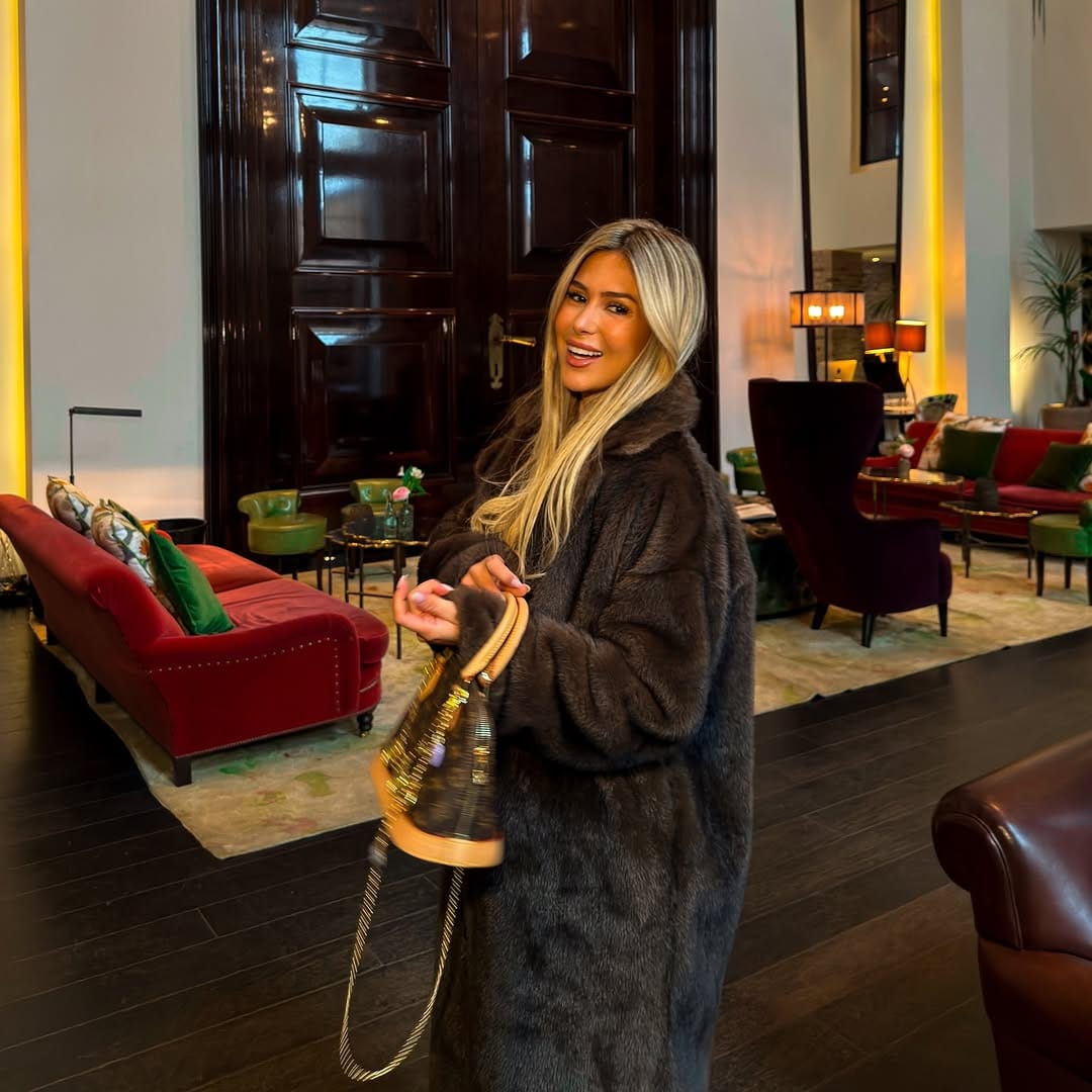 Post 8 by HOTEL ZOO BERLIN on Instagram (carousel)