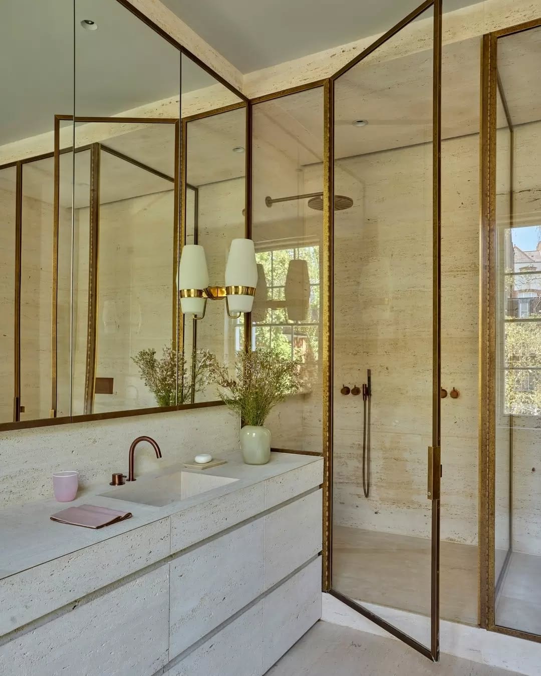 Post 9 by Kallos Turin on Instagram (carousel)